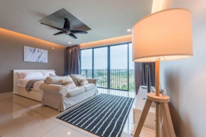 2 Pax Cozy Holiday Home, Trefoil Setia Alam, SACC